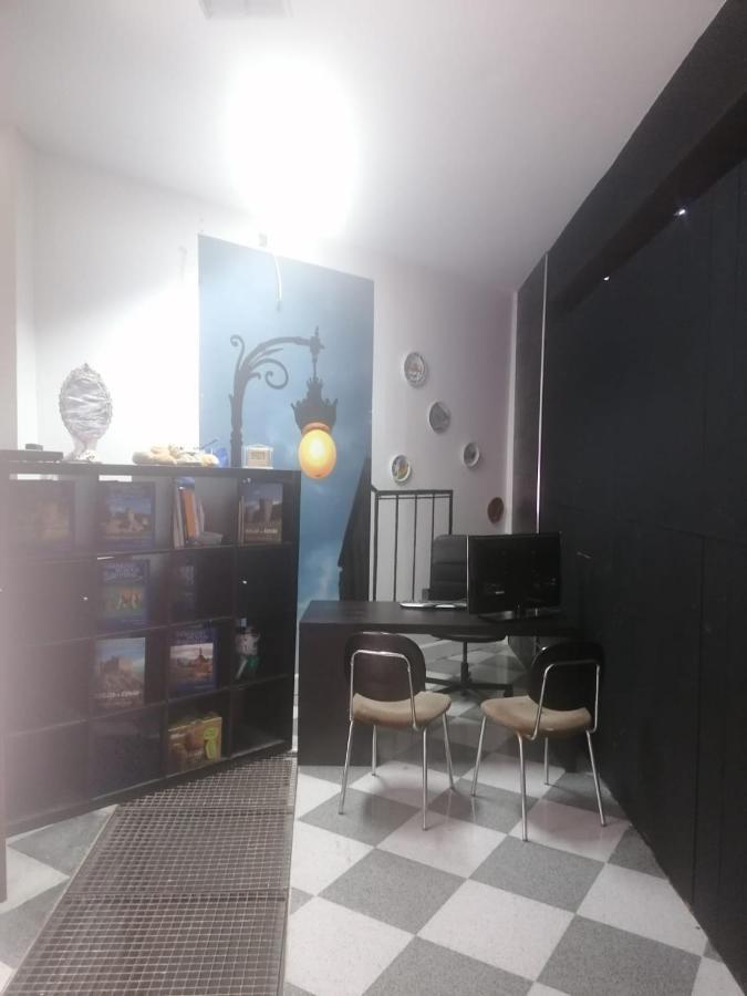 Hostal Casa Rosa Madrid Exteriör bild